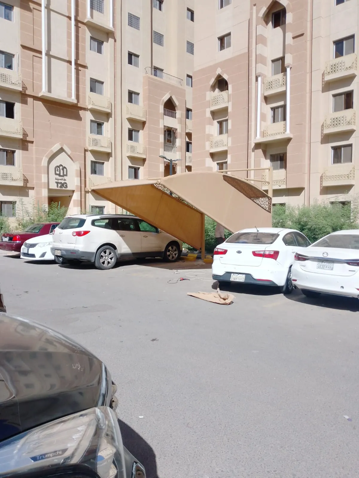 تركيب مظلات في حي الضحيه بالمنطقة الشرقية