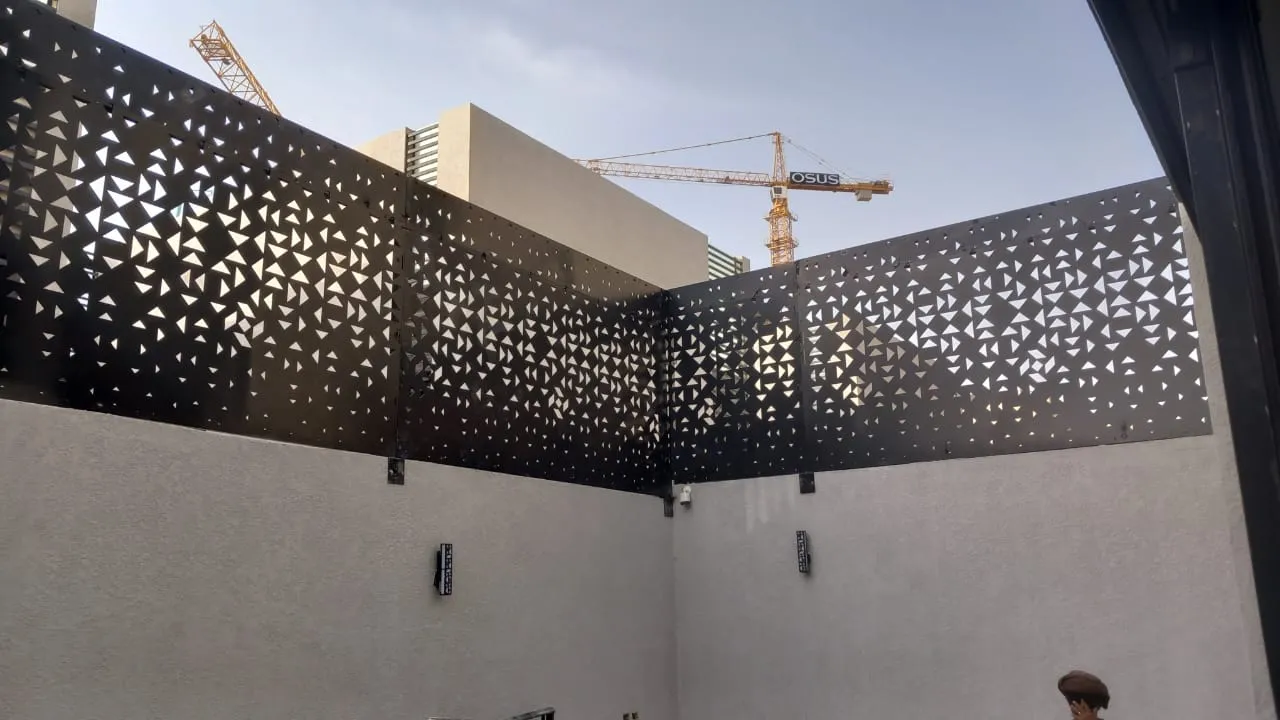 تركيب مظلات وسواتر في الفرسان 