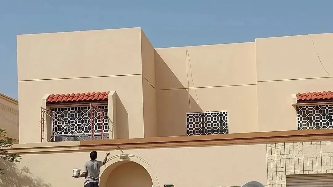 ترميم عماير قديمة وجديدة في المنطقة الشرقية 