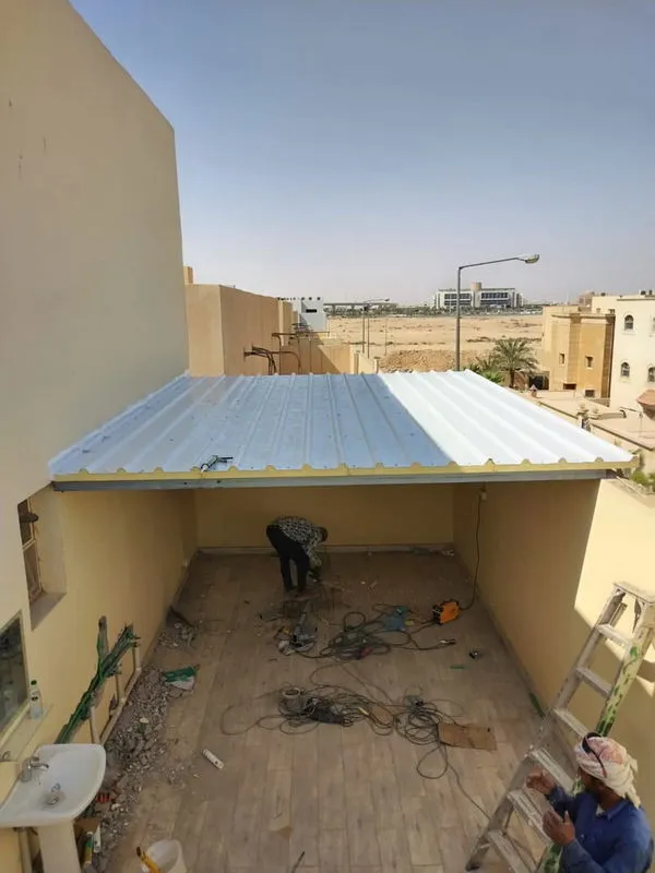 مقاول متخصص وموثوق في بناء ملاحق ساندوتش بانل بالقطيف