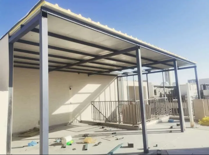 مقاول متخصص وموثوق في بناء ملاحق ساندوتش بانل بالقطيف