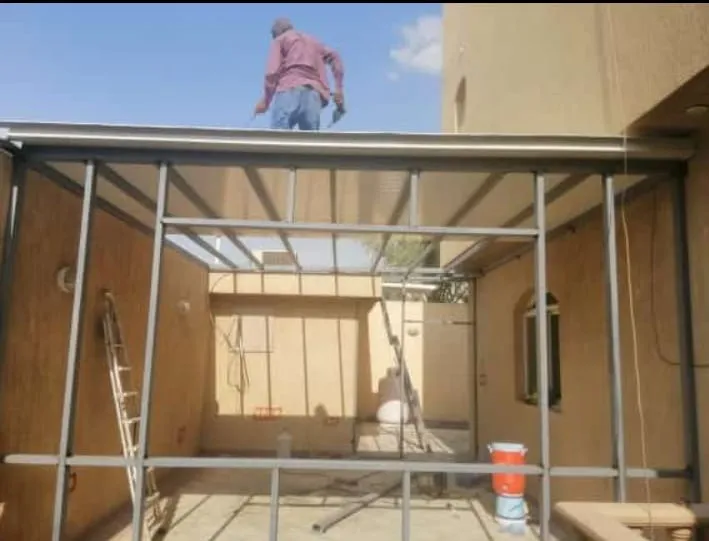 مقاول متخصص وموثوق في بناء ملاحق ساندوتش بانل بالقطيف