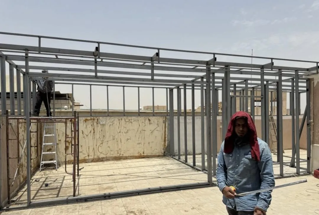 مقاول متخصص وموثوق في بناء ملاحق ساندوتش بانل بالقطيف
