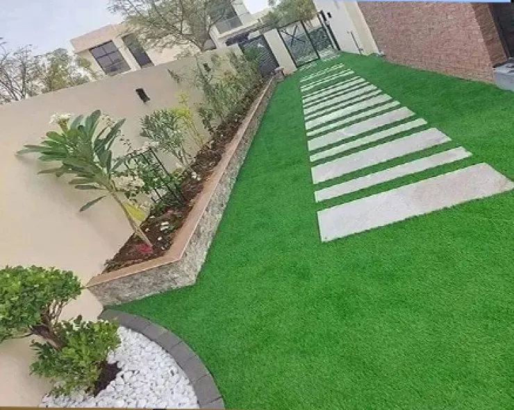 تركيب مظلات استرحات مع العشب الصناعي في بالدمام 