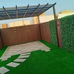 تركيب مظلات استرحات مع العشب الصناعي في بالدمام 