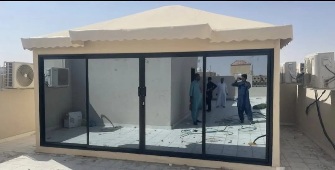 مقاول تركيب مجالس خارجية زجاجية فاخرة في المنطقة الشرقية 