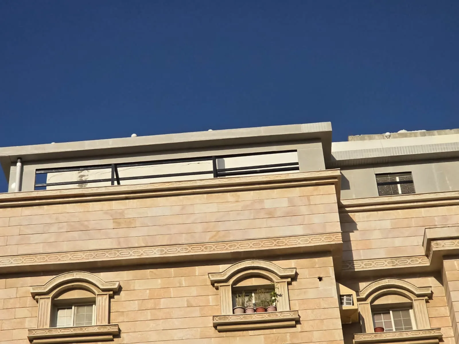 مقاولات عامة لترميم فنادق في المنطقة الشرقية 