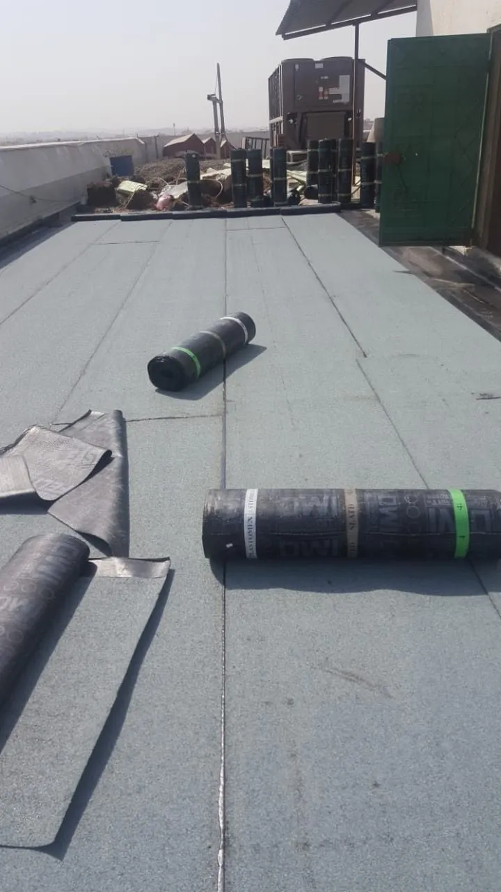 عوازل أسطح القطيف | حلول متكاملة للعزل الحراري والمائي