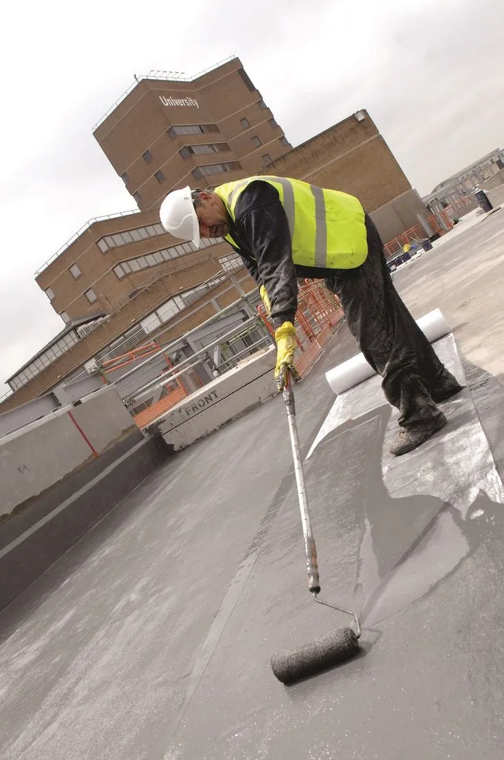 عوازل الأسطح في الدمام: دليلك لاختيار الأفضل لمنزلك