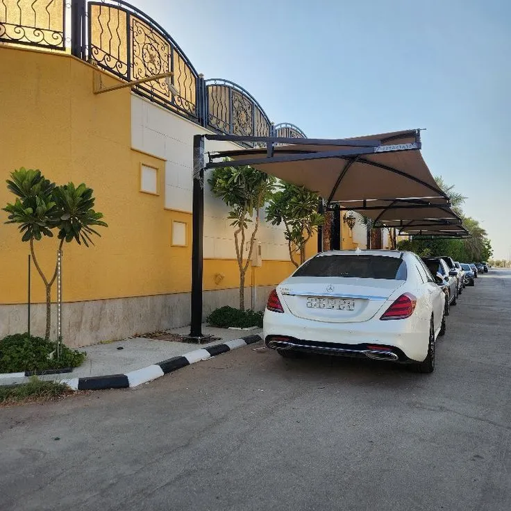 مظلات سيارات المنطقة الشرقية: حماية متينة وتصاميم أنيقة