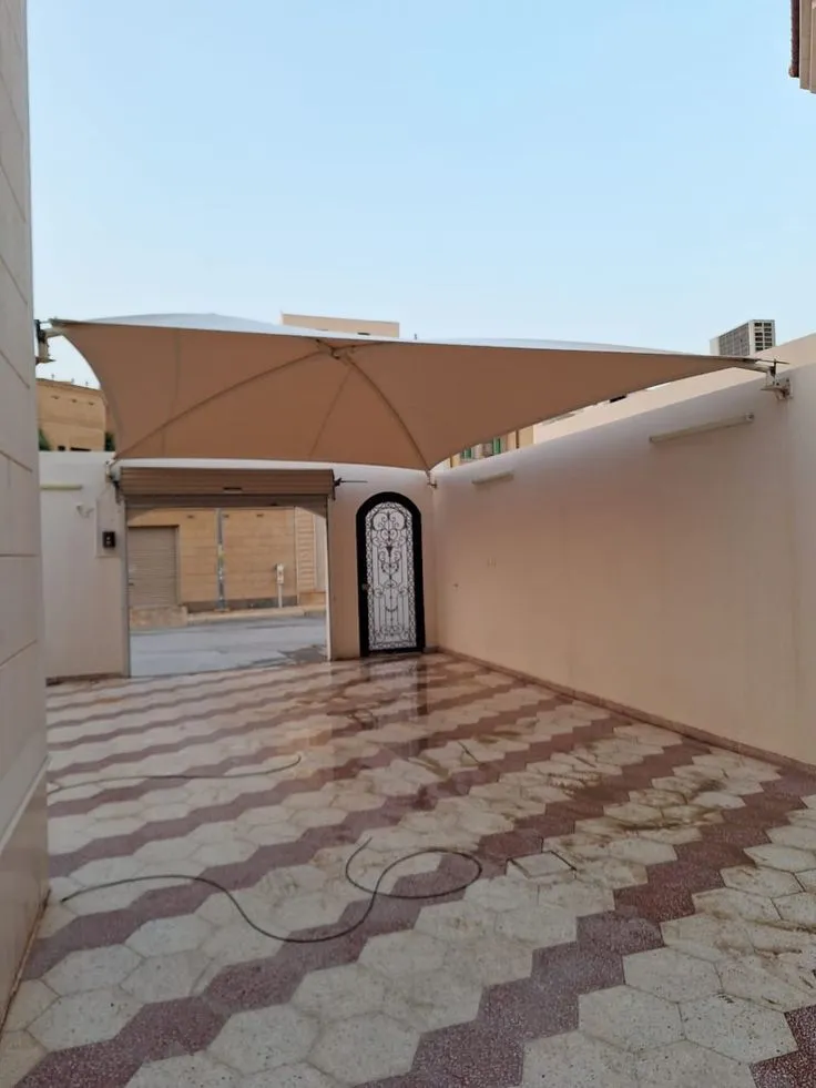 مظلات سيارات المنطقة الشرقية: حماية متينة وتصاميم أنيقة