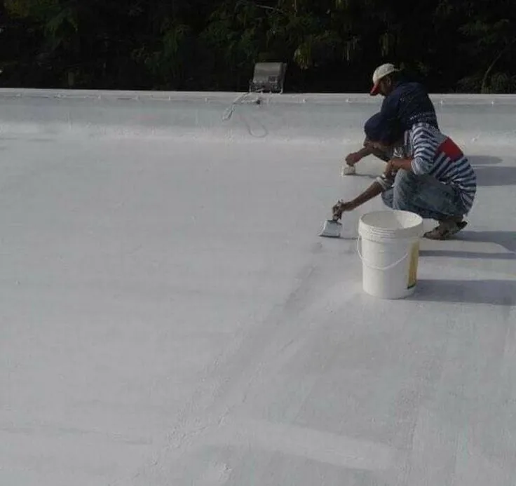 عوازل الأسطح في الدمام: حماية بيتك من الرطوبة والحرارة