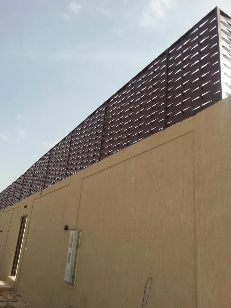 تركيب احدث اشكال السواتر في المنطقة الشرقية لعام 2026