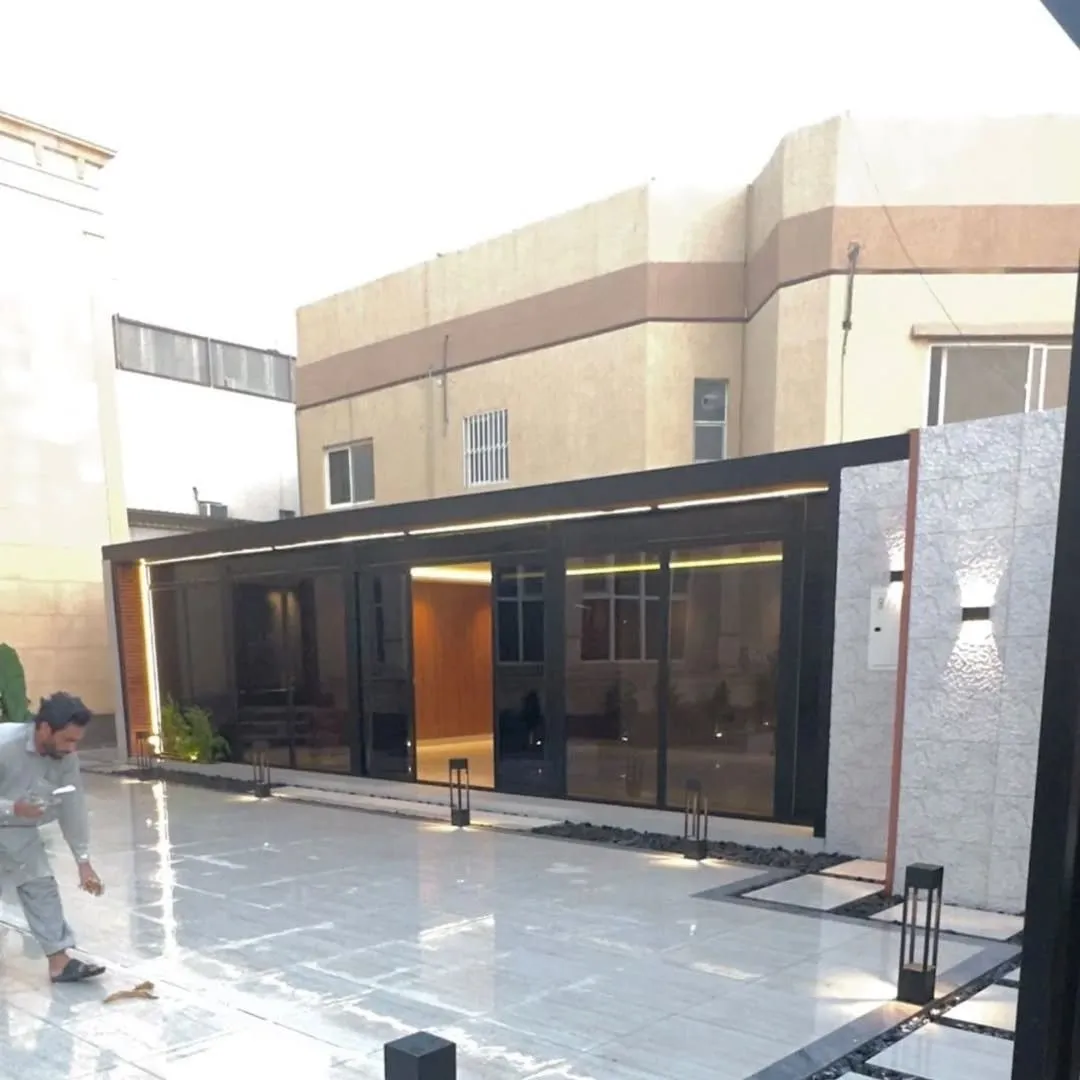 مقاول بناء ملاحق خارجية في القطيف | ملاحق ساندوتش بانل وزجاج