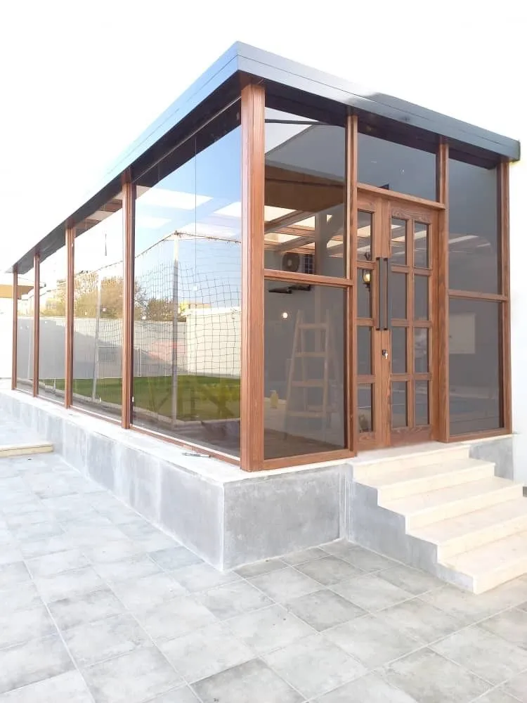 مقاول بناء ملاحق خارجية في القطيف | ملاحق ساندوتش بانل وزجاج