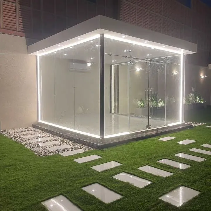 مقاول بناء ملاحق خارجية في القطيف | ملاحق ساندوتش بانل وزجاج