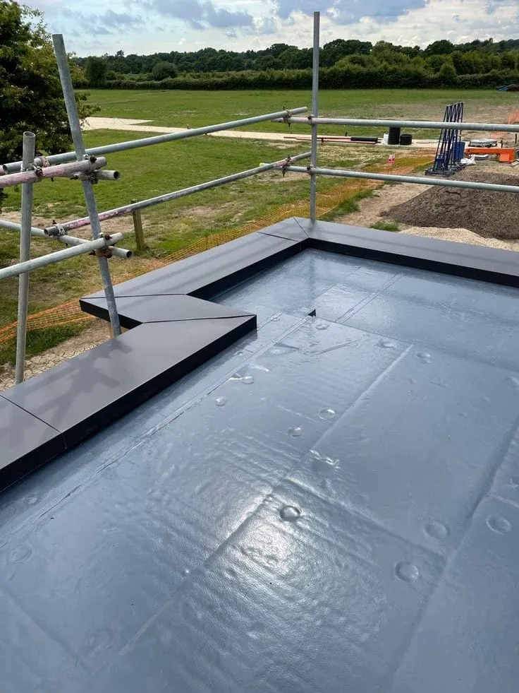 دهان عزل اسطح في الدمام | معلم عوازل اسطح مائية وحرارية