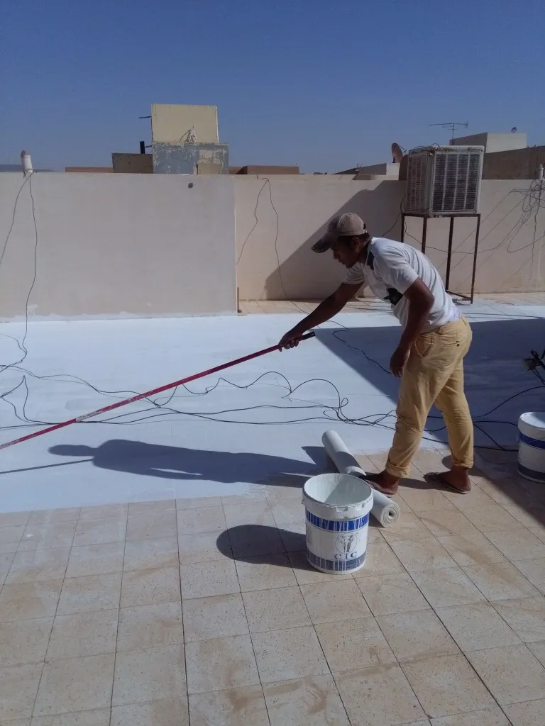 دهان عزل اسطح في الدمام | معلم عوازل اسطح مائية وحرارية