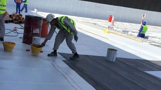 دهان عزل اسطح في الدمام | معلم عوازل اسطح مائية وحرارية